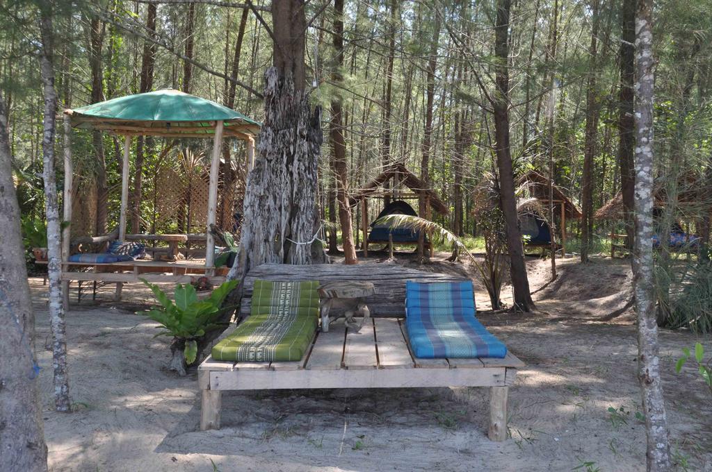 Tawan Bar And Bungalow Hotel Ko Phra Thong Buitenkant foto