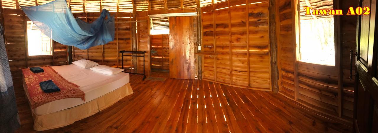 Tawan Bar And Bungalow Hotel Ko Phra Thong Buitenkant foto